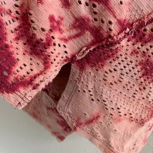 Free People We the Free Quarter Button Red Pink Tie Dye Top Small - Picture 4 of 6